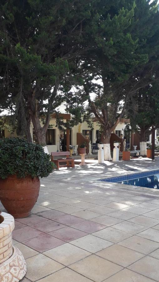 Natasha'S Apartments Paphos Exterior foto